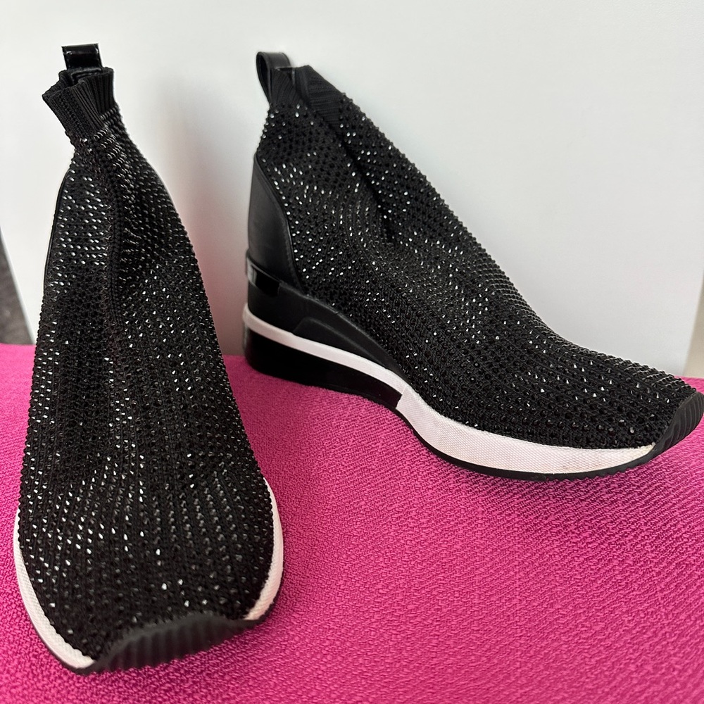 Crystal studded kicks! By Michael Kors🖤🖤🖤🖤